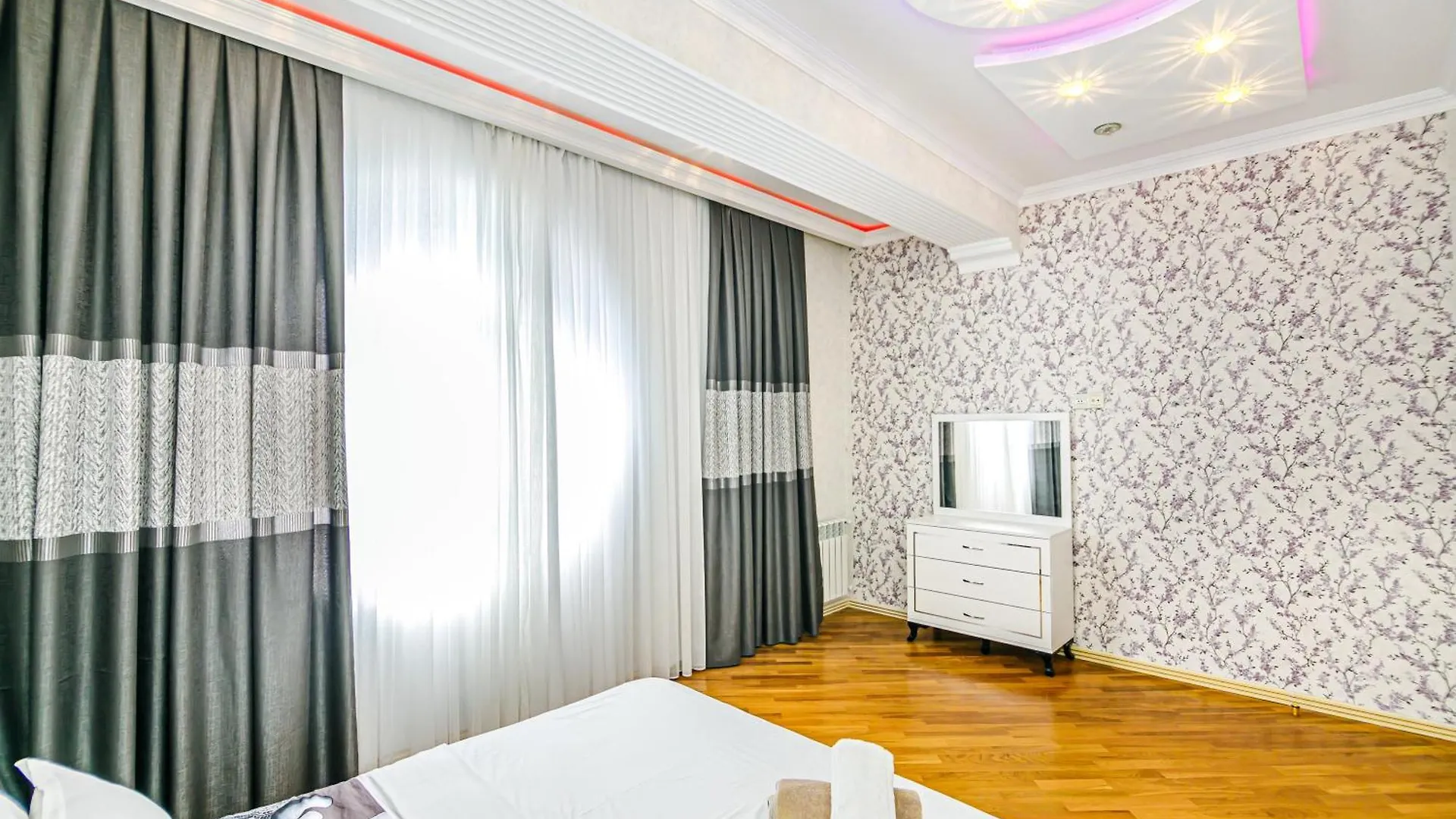 Vip Luxury Apartment In City Center, Baku