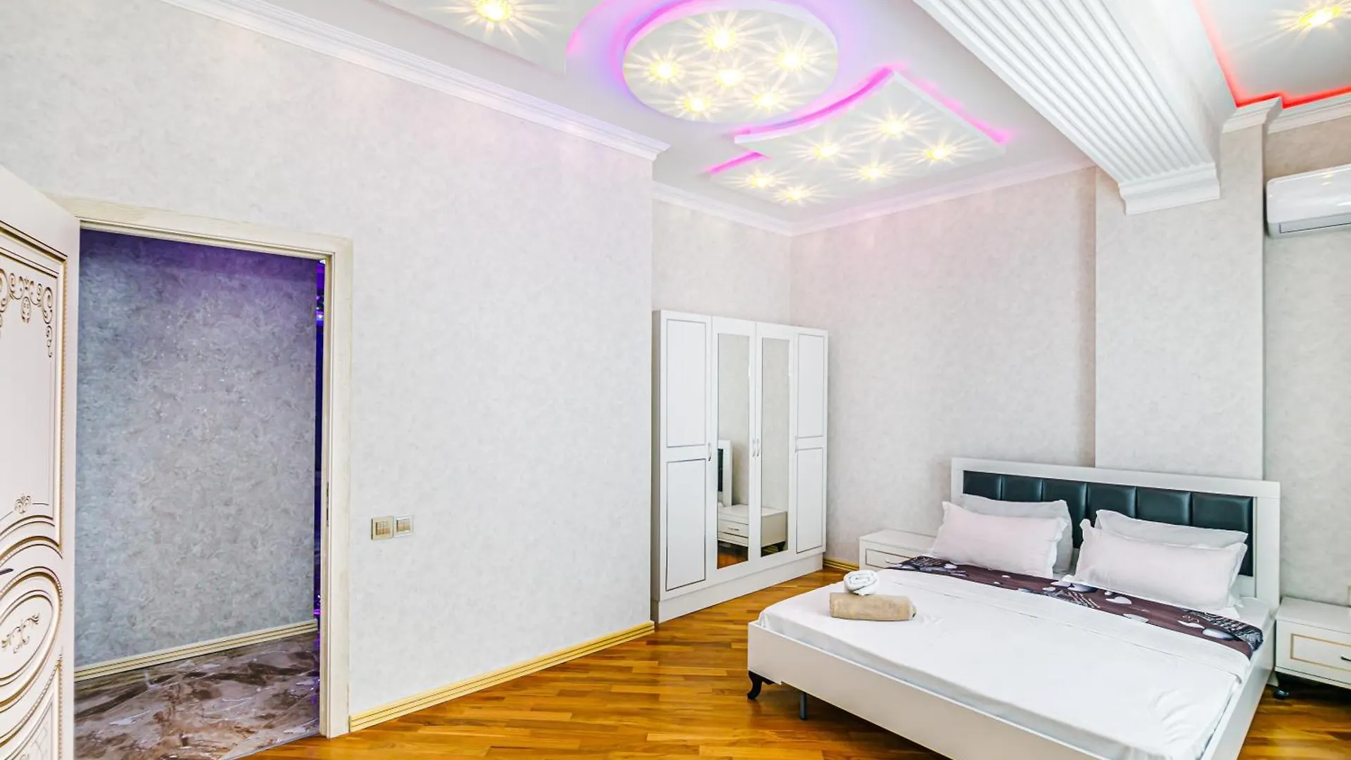 Vip Luxury Apartment In City Center, Baku