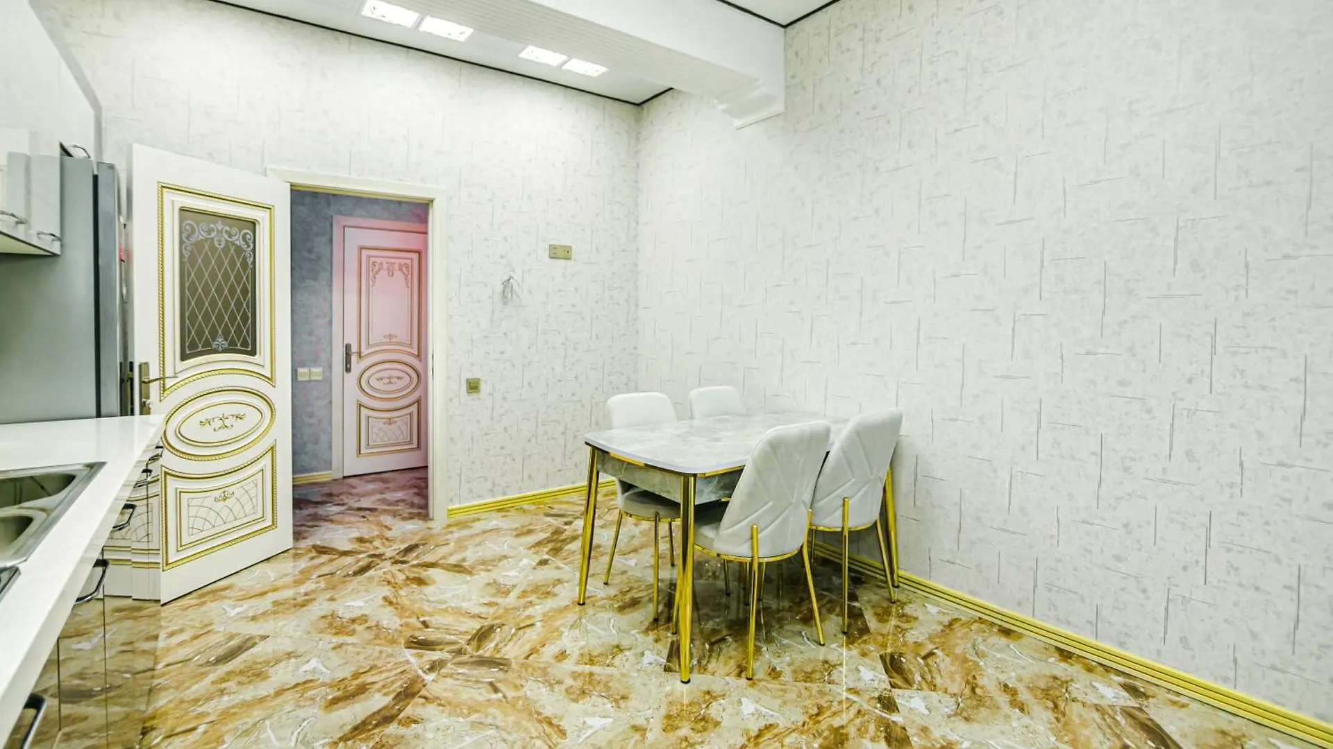 Vip Luxury Apartment In City Center, Baku